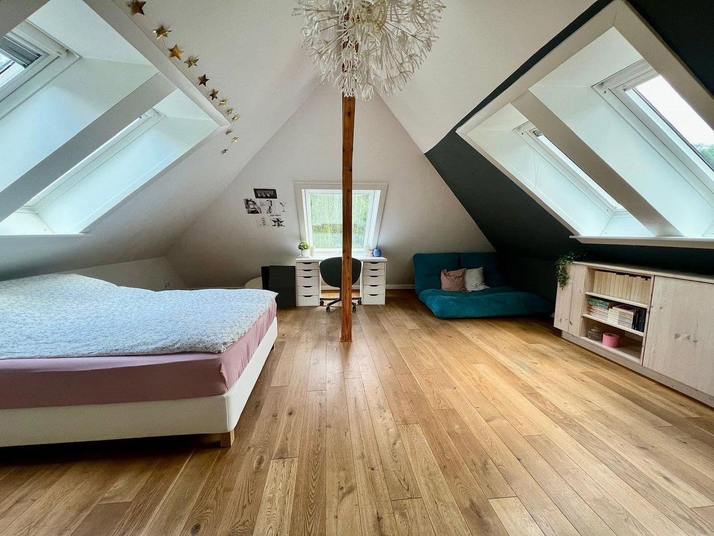 Predaj domu 220 m², pozemok 1.117 m², Hofholzallee 126, Kiel, Šlezvicko-Holštajnsko Predaj domu 220 m², pozemok 1.117 m², Hofholzallee 126, Kiel, Šlezvicko-Holštajnsko