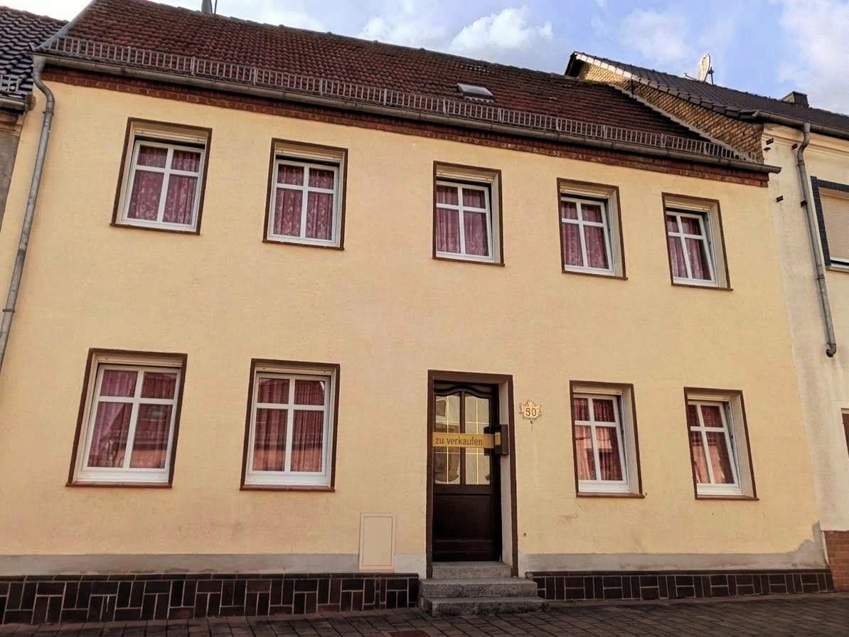 Predaj domu 140 m², pozemok 1.128 m², Burgstraße 50, Zahna-Elster, Sasko-Anhaltsko Predaj domu 140 m², pozemok 1.128 m², Burgstraße 50, Zahna-Elster, Sasko-Anhaltsko