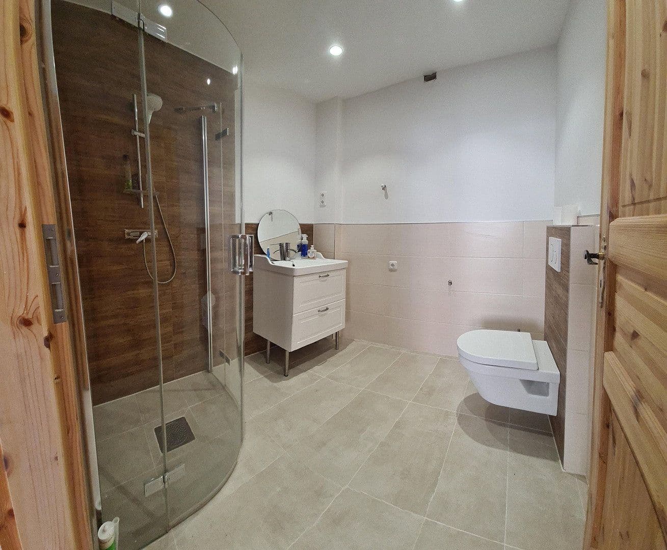 Predaj domu 374 m², pozemok 218 m², Monreal, Porýnie-Falcko Predaj domu 374 m², pozemok 218 m², Monreal, Porýnie-Falcko