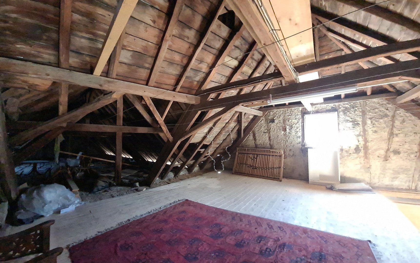 Predaj domu 374 m², pozemok 218 m², Monreal, Porýnie-Falcko Predaj domu 374 m², pozemok 218 m², Monreal, Porýnie-Falcko