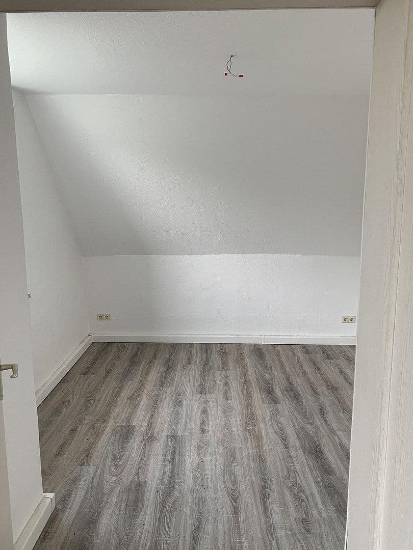 Prenájom bytu 3-izbový 68 m², Seligenstädter Straße 12, Gera - Aga, Durínsko Prenájom bytu 3-izbový 68 m², Seligenstädter Straße 12, Gera - Aga, Durínsko