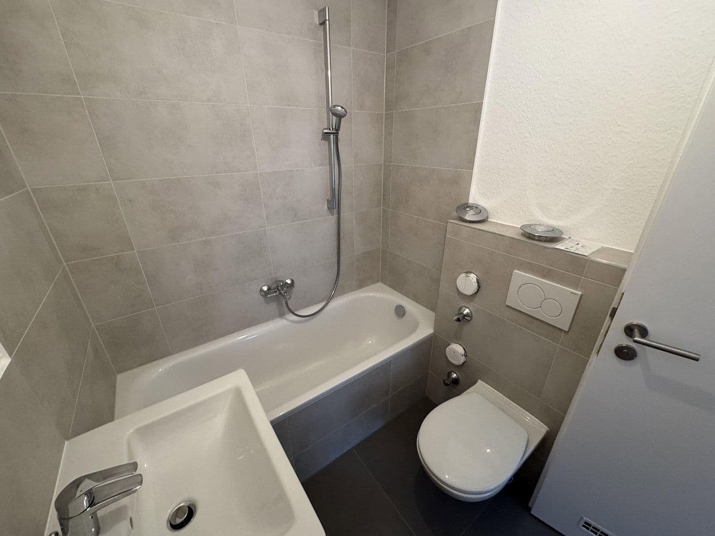 Prenájom bytu 2-izbový 66 m², Berger Straße 100, Frankfurt am Main, Hesensko Prenájom bytu 2-izbový 66 m², Berger Straße 100, Frankfurt am Main, Hesensko