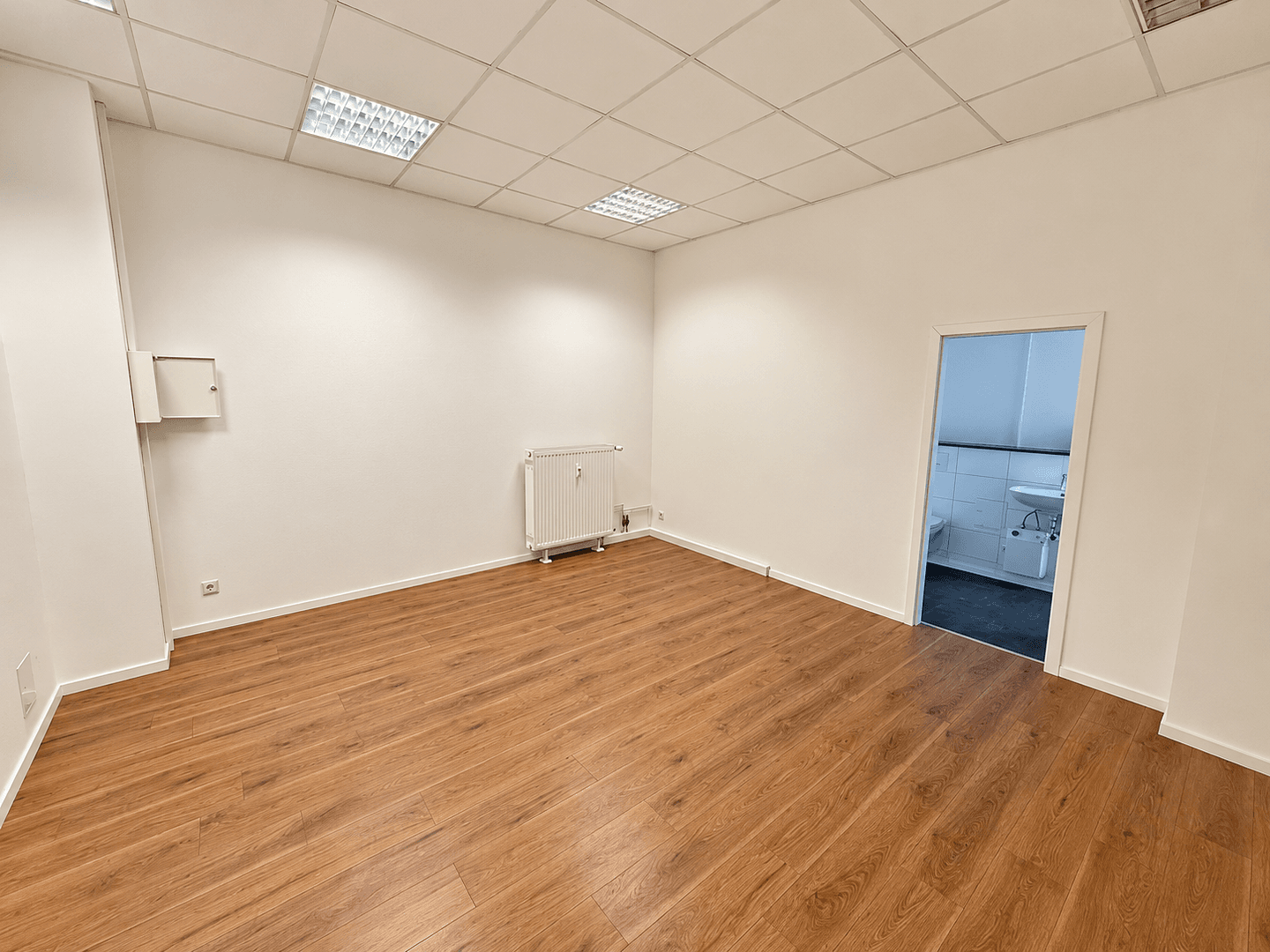Prenájom kancelárie 59 m², Dresdner Straße 275, Freital, Sasko Prenájom kancelárie 59 m², Dresdner Straße 275, Freital, Sasko