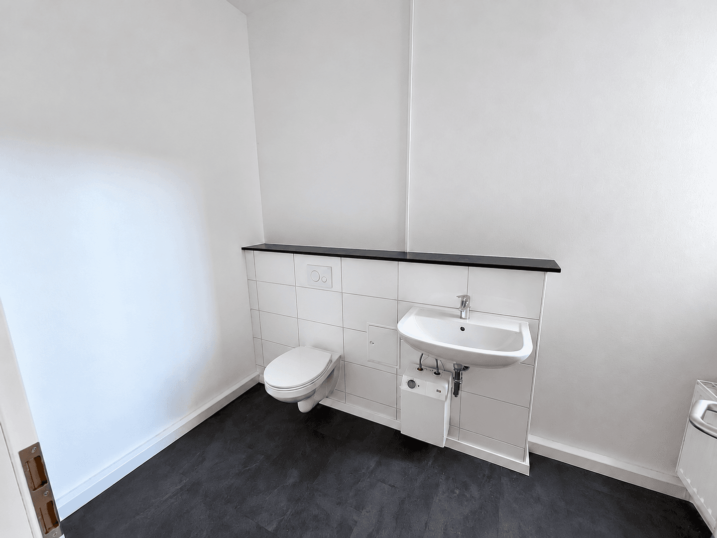 Prenájom kancelárie 59 m², Dresdner Straße 275, Freital, Sasko Prenájom kancelárie 59 m², Dresdner Straße 275, Freital, Sasko