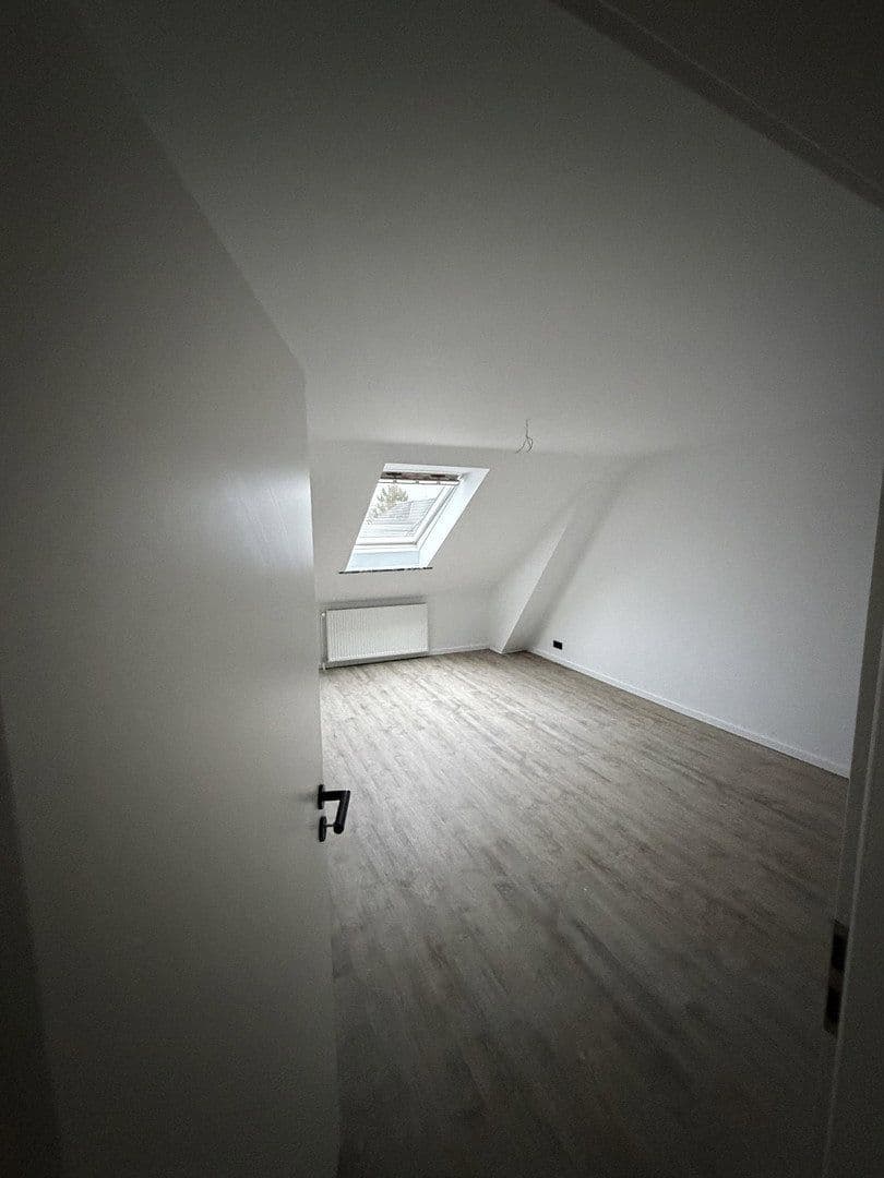Prenájom bytu 3-izbový 85 m², Flensburg, Šlezvicko-Holštajnsko Prenájom bytu 3-izbový 85 m², Flensburg, Šlezvicko-Holštajnsko