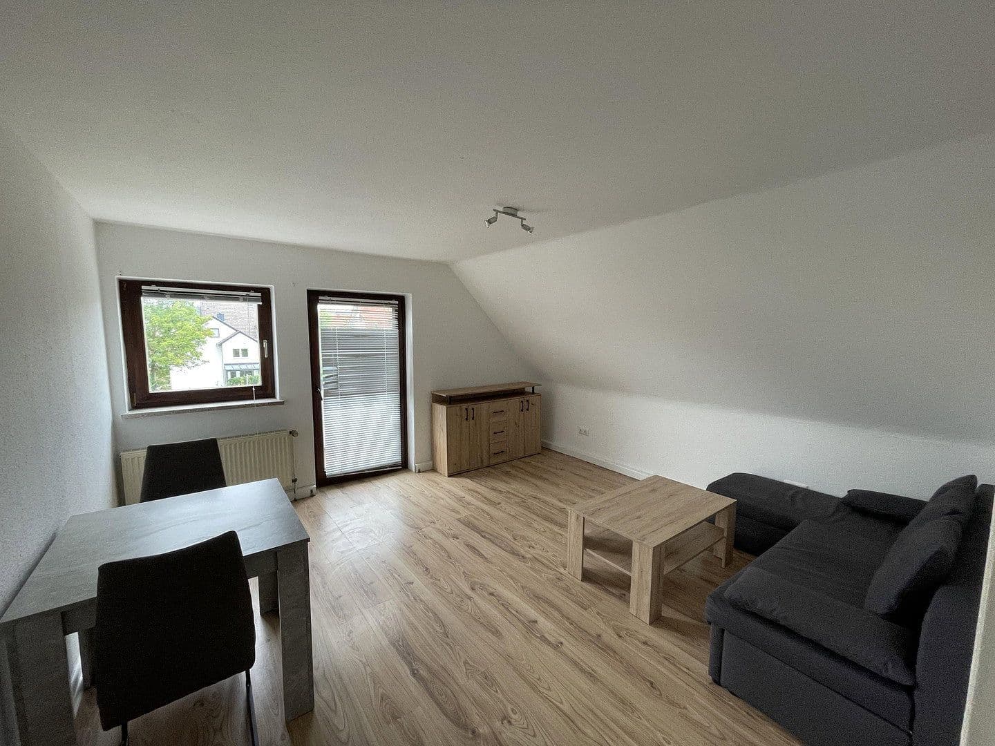 Prenájom bytu 2-izbový 65 m², Forster Weg, Hameln, Dolné Sasko Prenájom bytu 2-izbový 65 m², Forster Weg, Hameln, Dolné Sasko