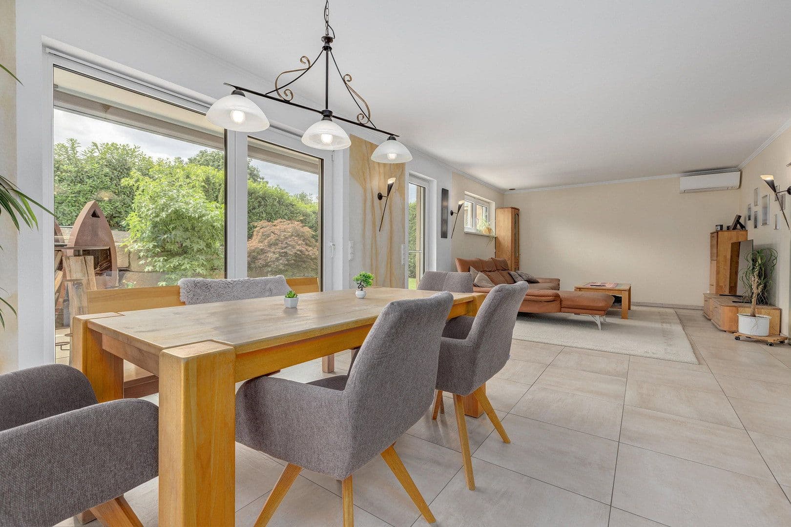 Predaj domu 185 m², pozemok 457 m², Sprendlingen, Porýnie-Falcko Predaj domu 185 m², pozemok 457 m², Sprendlingen, Porýnie-Falcko