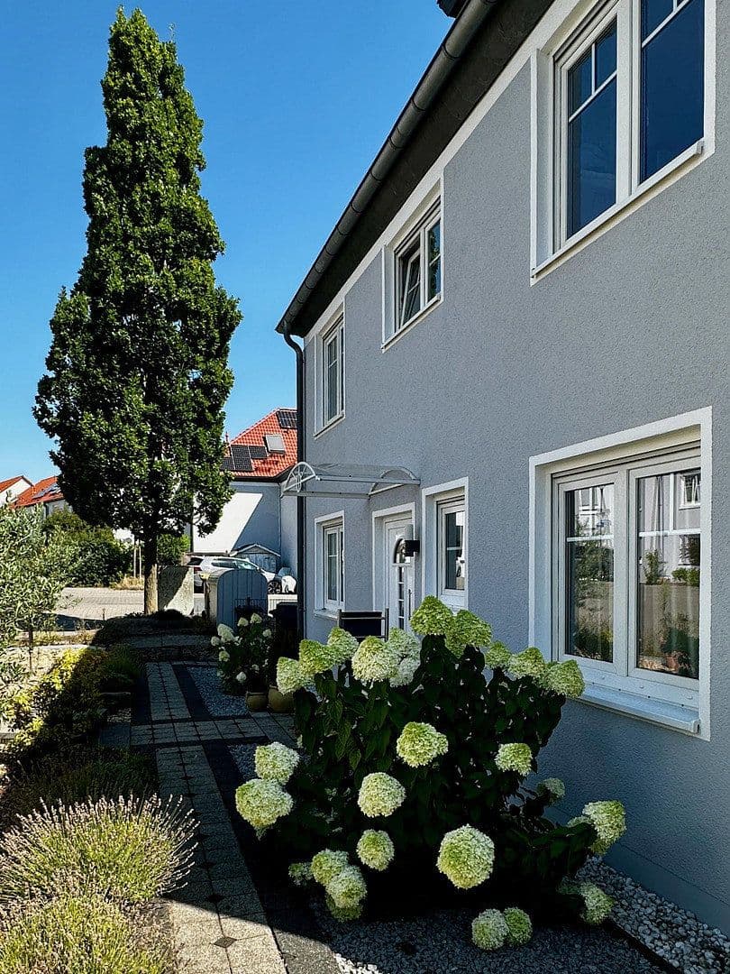 Predaj domu 207 m², pozemok 328 m², Bad Vilbel, Hesensko Predaj domu 207 m², pozemok 328 m², Bad Vilbel, Hesensko