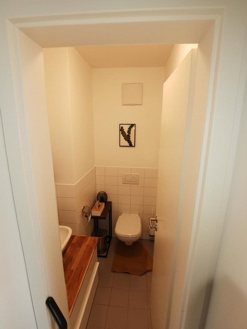 Prenájom bytu 3-izbový 92 m², Hauptstr. 35, Leinfelden-Echterdingen, Bádensko-Wurttembersko Prenájom bytu 3-izbový 92 m², Hauptstr. 35, Leinfelden-Echterdingen, Bádensko-Wurttembersko