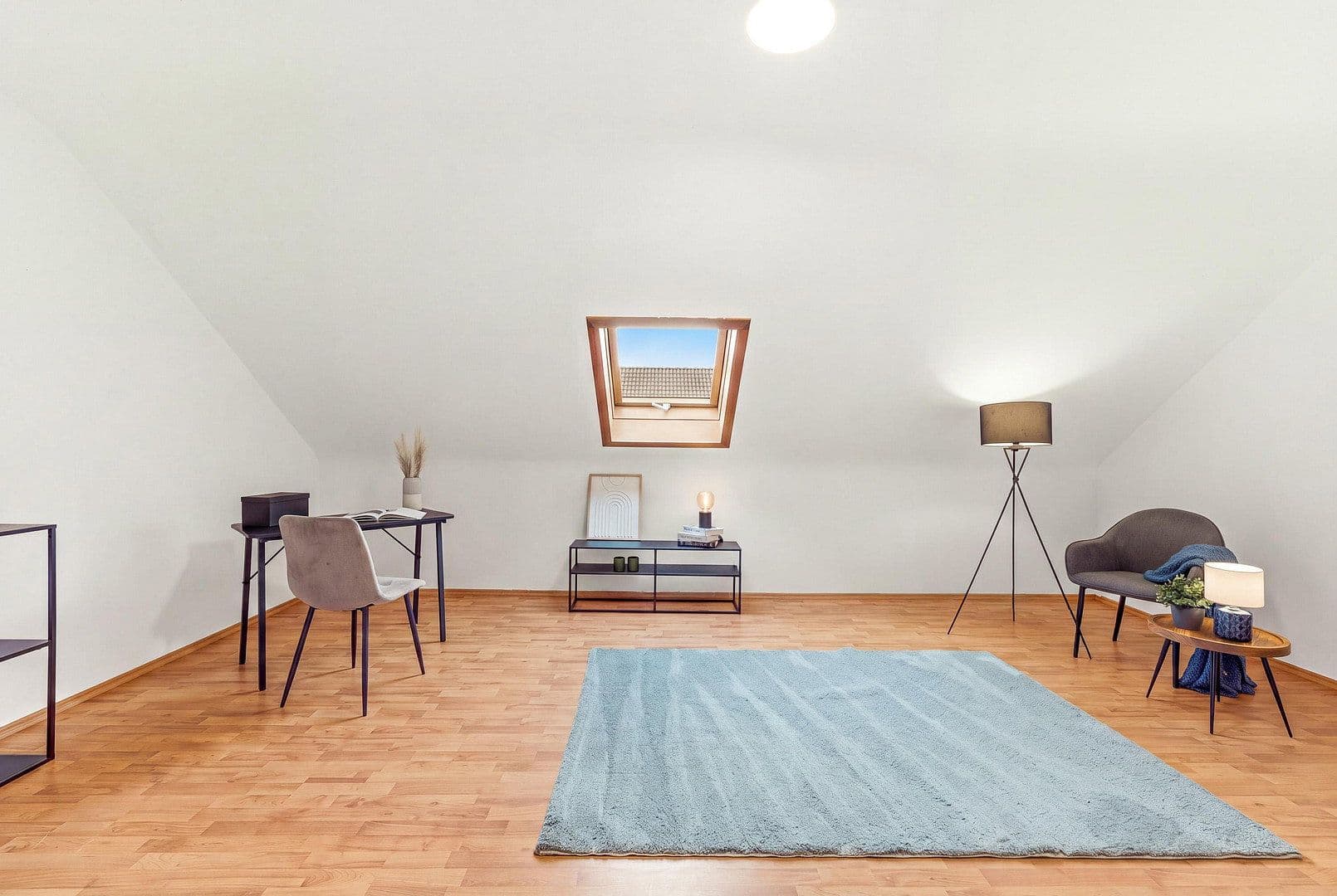 Predaj domu 130 m², pozemok 144 m², Neu-Ulm, Bavorsko Predaj domu 130 m², pozemok 144 m², Neu-Ulm, Bavorsko
