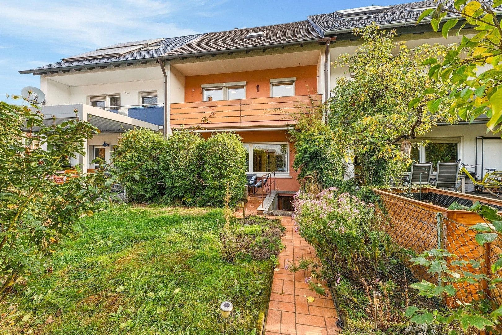 Predaj domu 130 m², pozemok 144 m², Neu-Ulm, Bavorsko Predaj domu 130 m², pozemok 144 m², Neu-Ulm, Bavorsko