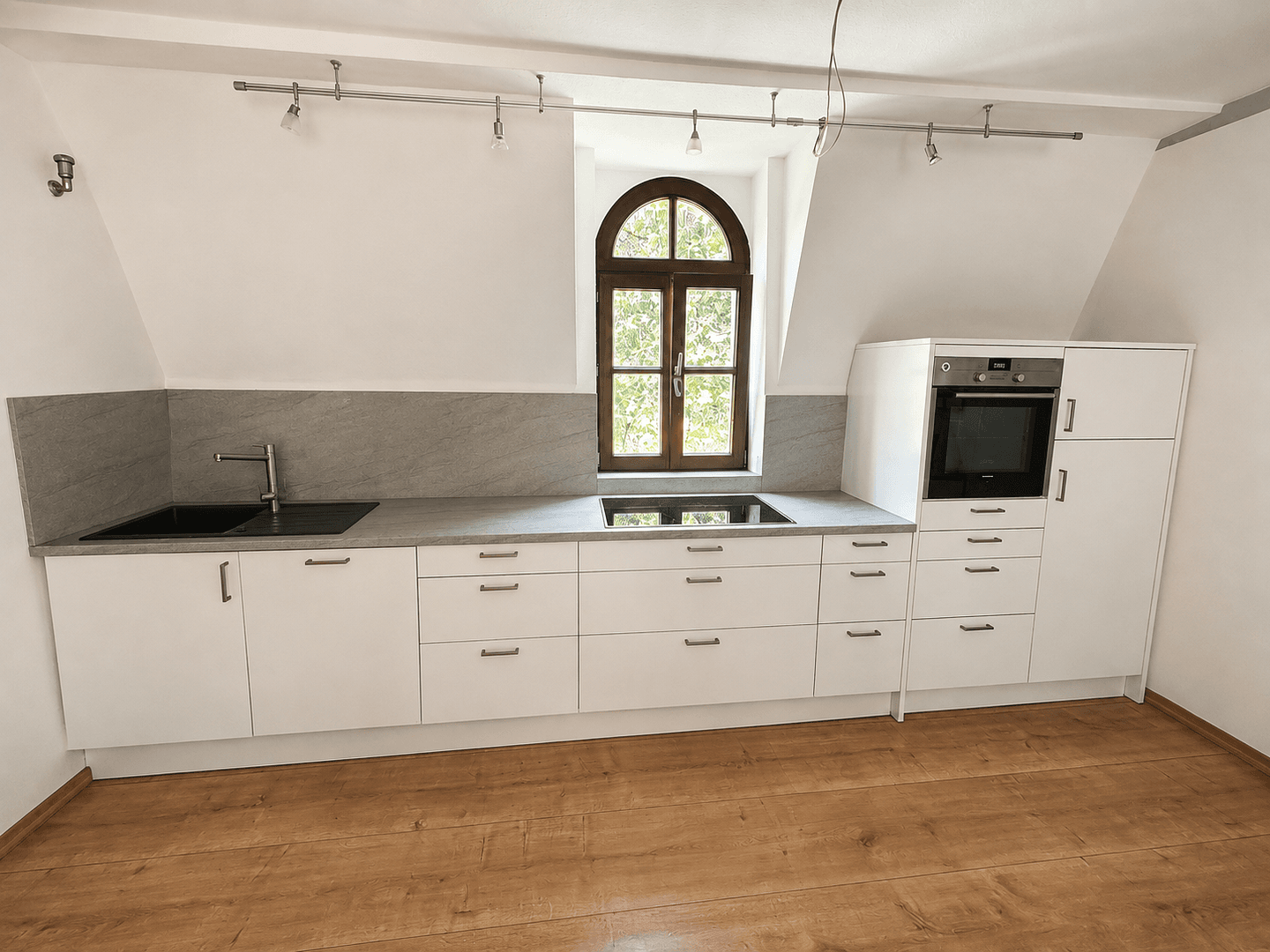 Prenájom bytu 4-izbový 98 m², Eltingplatz, Essen, Severné Porýnie - Westfálsko Prenájom bytu 4-izbový 98 m², Eltingplatz, Essen, Severné Porýnie - Westfálsko