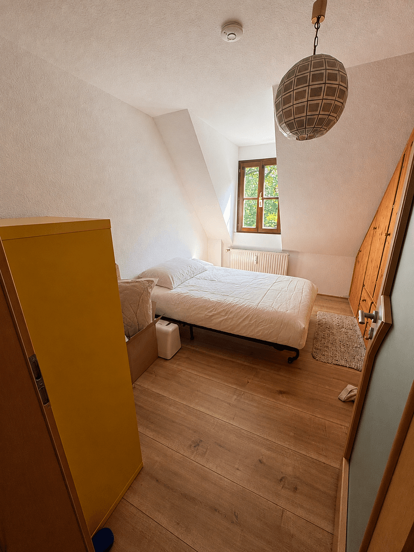 Prenájom bytu 4-izbový 98 m², Eltingplatz, Essen, Severné Porýnie - Westfálsko Prenájom bytu 4-izbový 98 m², Eltingplatz, Essen, Severné Porýnie - Westfálsko