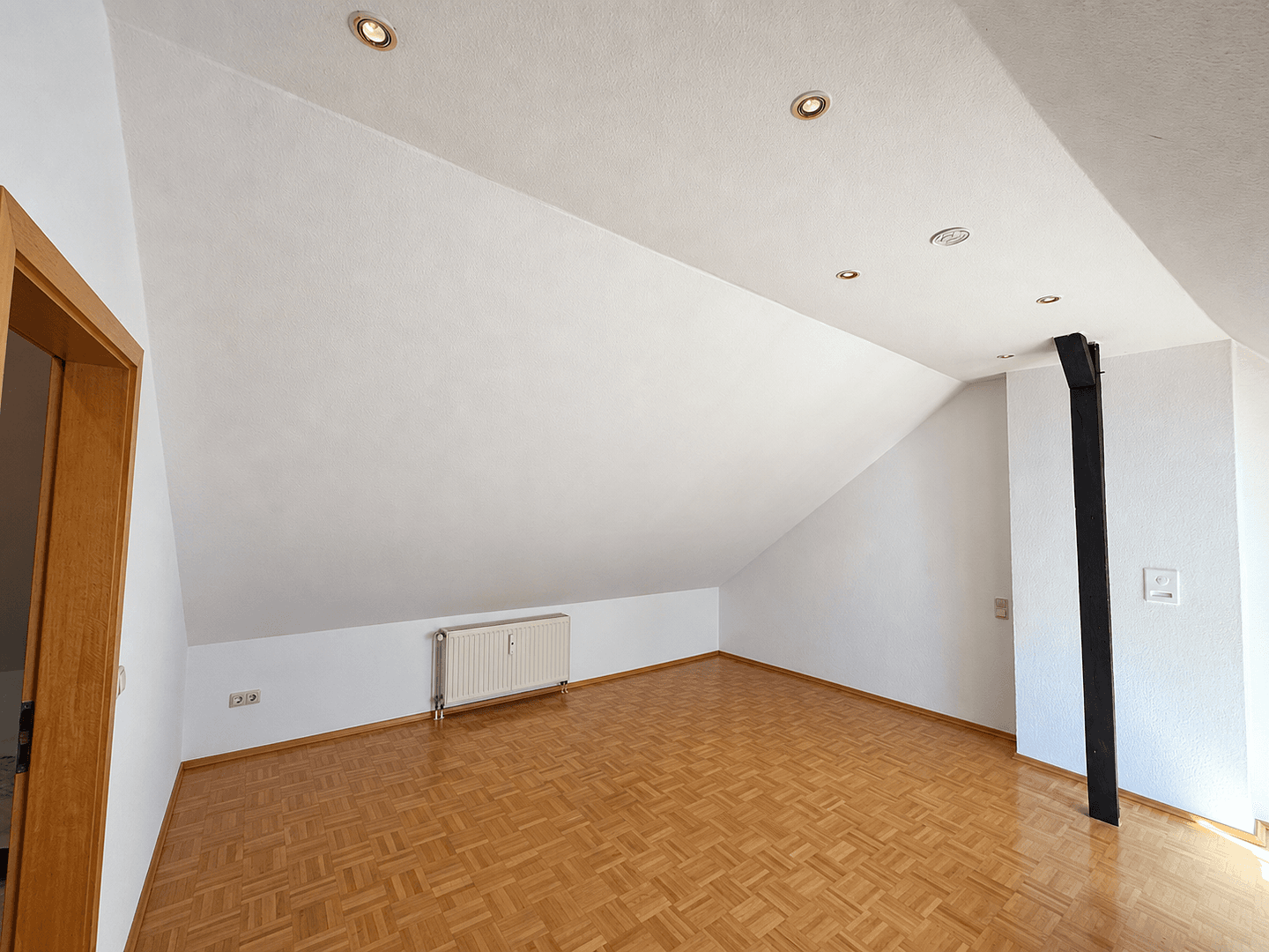 Prenájom bytu 4-izbový 98 m², Eltingplatz, Essen, Severné Porýnie - Westfálsko Prenájom bytu 4-izbový 98 m², Eltingplatz, Essen, Severné Porýnie - Westfálsko