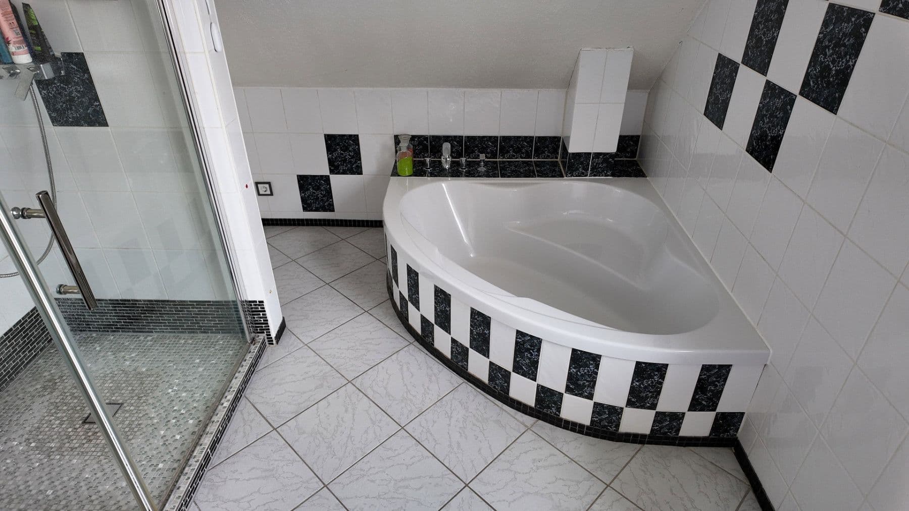 Predaj domu 115 m², pozemok 800 m², Coppenbrügge, Dolné Sasko Predaj domu 115 m², pozemok 800 m², Coppenbrügge, Dolné Sasko