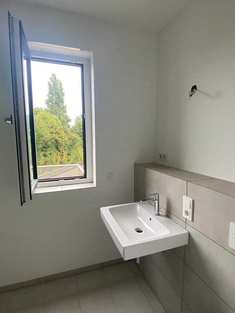 Prenájom bytu 4-izbový 105 m², Speyer, Porýnie-Falcko Prenájom bytu 4-izbový 105 m², Speyer, Porýnie-Falcko