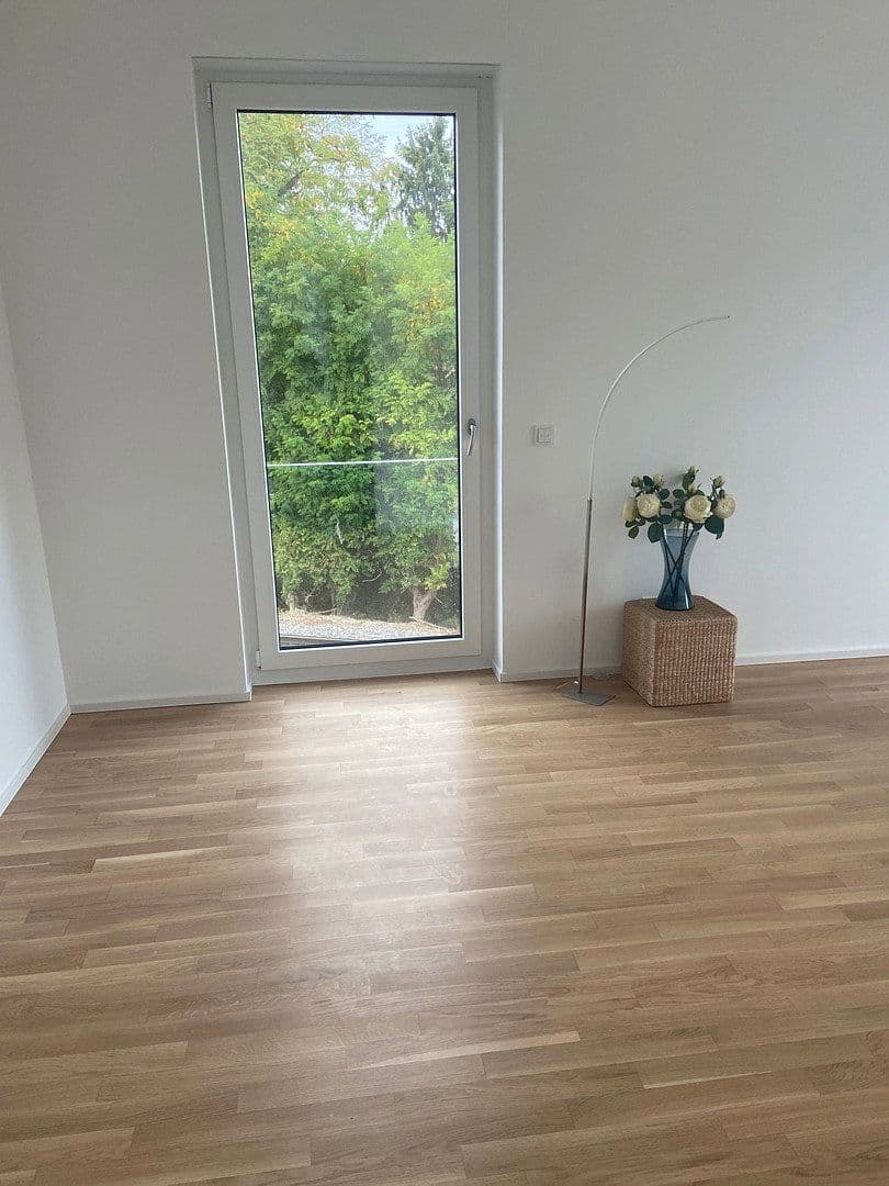 Prenájom bytu 4-izbový 105 m², Speyer, Porýnie-Falcko Prenájom bytu 4-izbový 105 m², Speyer, Porýnie-Falcko