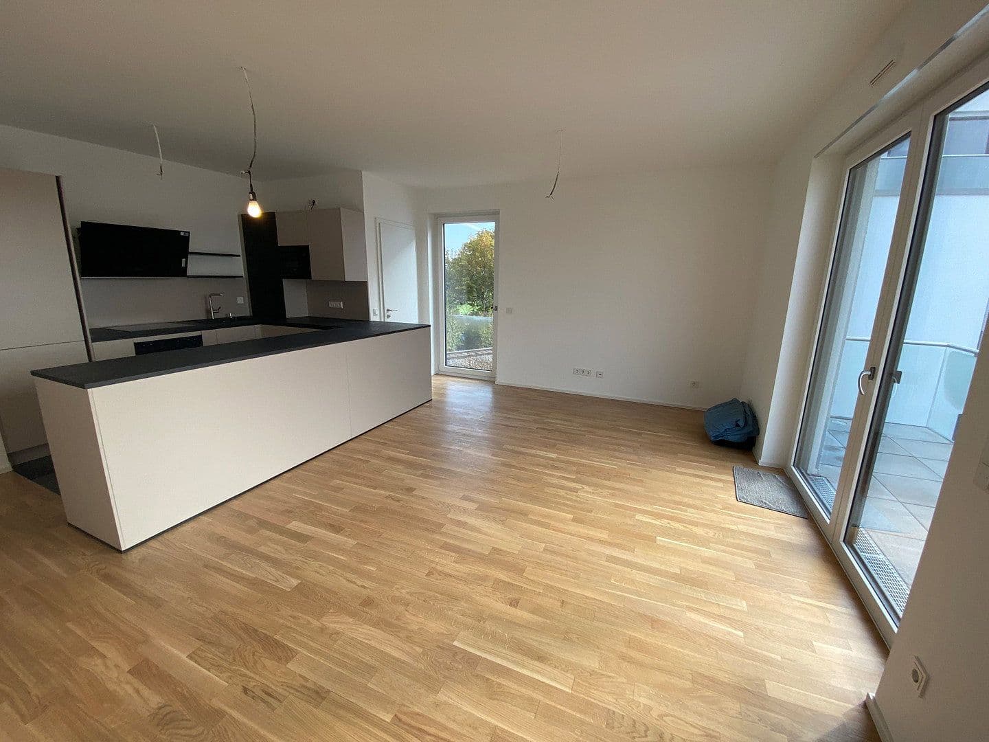 Prenájom bytu 4-izbový 105 m², Speyer, Porýnie-Falcko Prenájom bytu 4-izbový 105 m², Speyer, Porýnie-Falcko