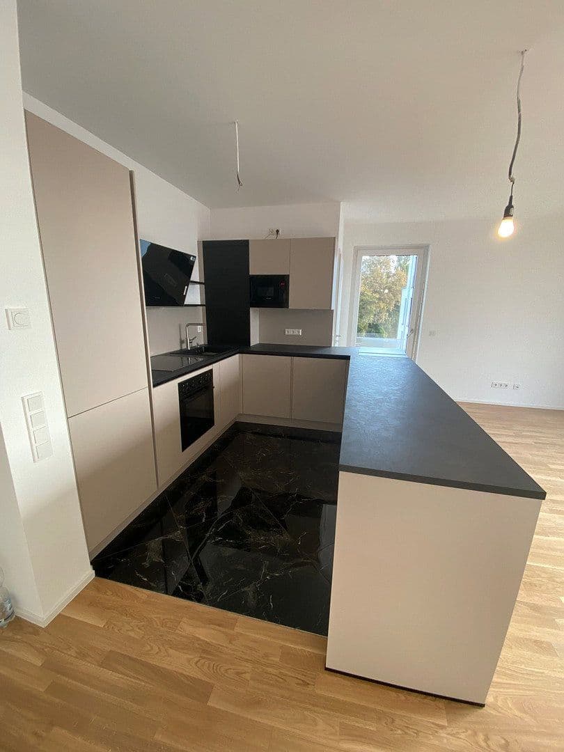 Prenájom bytu 4-izbový 105 m², Speyer, Porýnie-Falcko Prenájom bytu 4-izbový 105 m², Speyer, Porýnie-Falcko