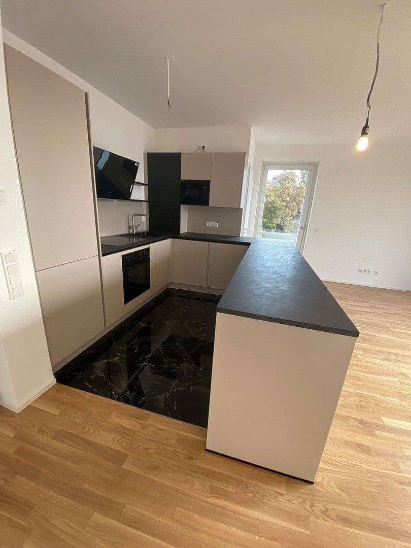 Prenájom bytu 4-izbový 105 m², Speyer, Porýnie-Falcko Prenájom bytu 4-izbový 105 m², Speyer, Porýnie-Falcko