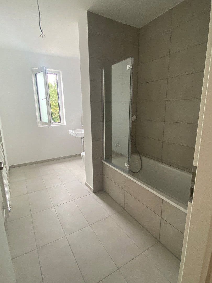 Prenájom bytu 4-izbový 105 m², Speyer, Porýnie-Falcko Prenájom bytu 4-izbový 105 m², Speyer, Porýnie-Falcko