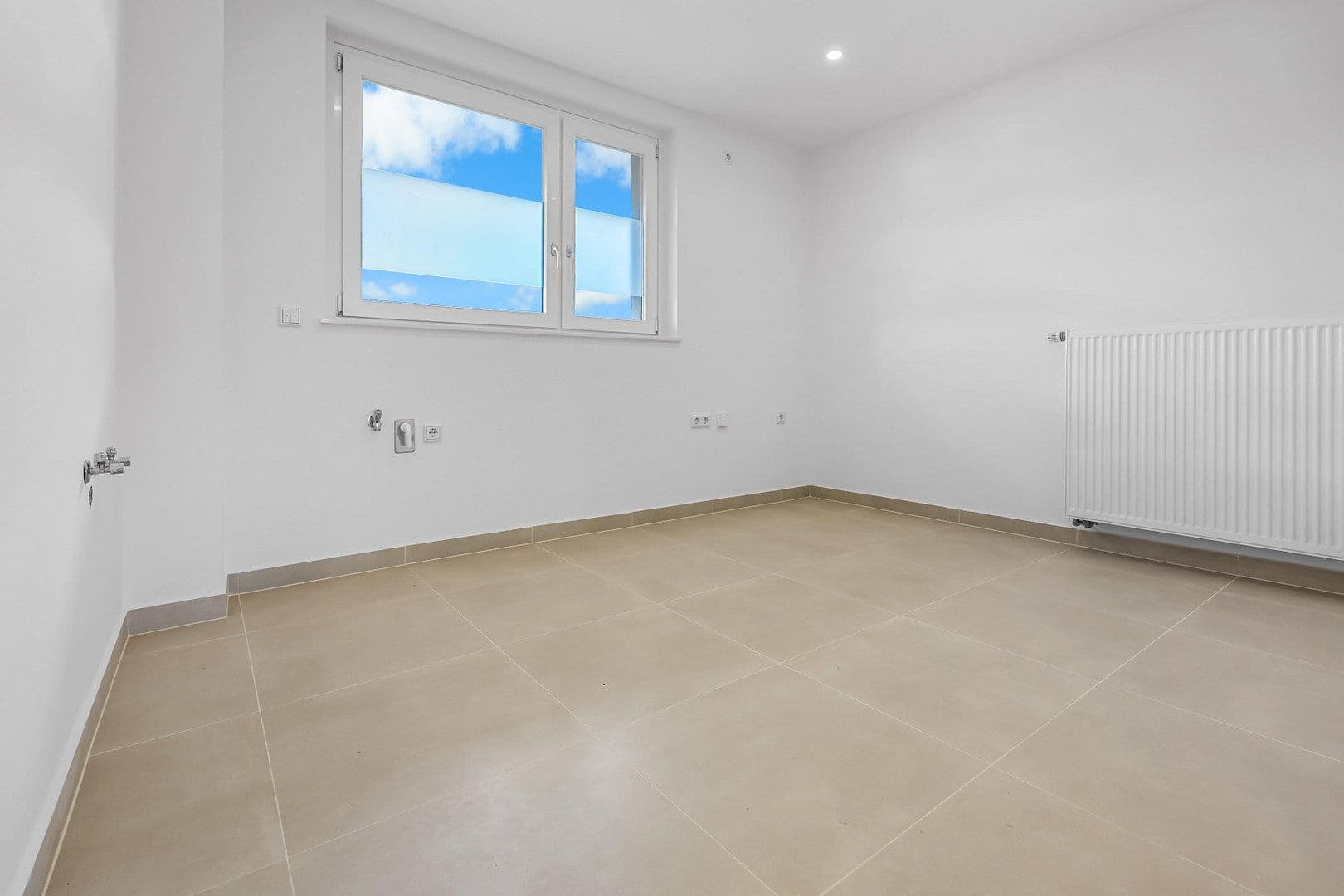 Prenájom bytu 2-izbový 62 m², Bremen, Brémy Prenájom bytu 2-izbový 62 m², Bremen, Brémy