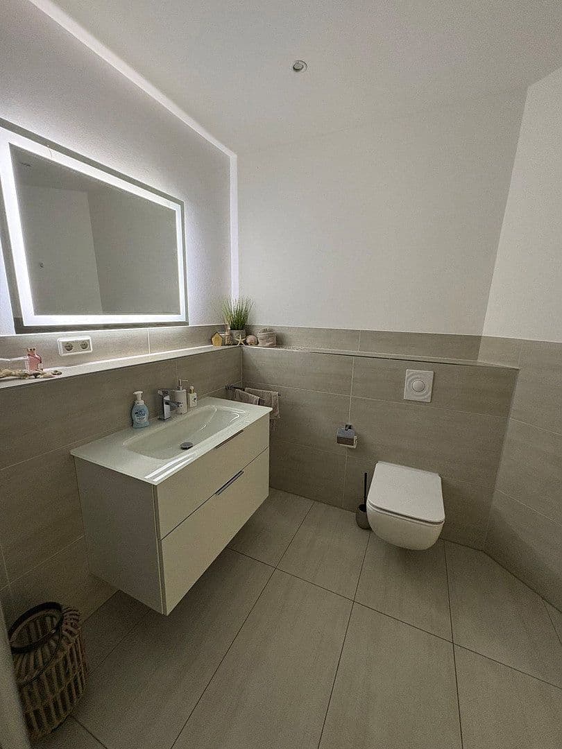 Prenájom bytu 6-izbový 200 m², Weeze, Severné Porýnie - Westfálsko Prenájom bytu 6-izbový 200 m², Weeze, Severné Porýnie - Westfálsko