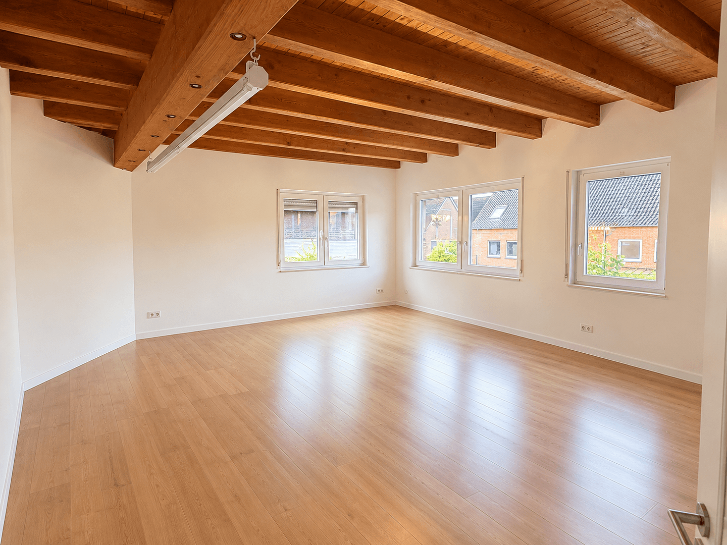 Prenájom bytu 6-izbový 200 m², Weeze, Severné Porýnie - Westfálsko Prenájom bytu 6-izbový 200 m², Weeze, Severné Porýnie - Westfálsko
