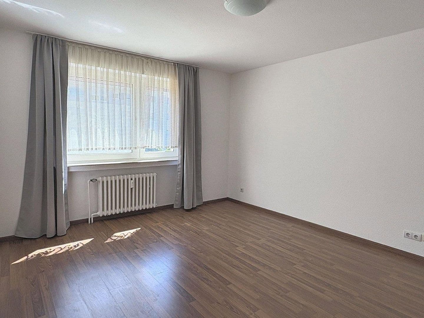 Prenájom bytu 2-izbový 54 m², Zedernstrasse 38, Mönchengladbach, Severné Porýnie - Westfálsko Prenájom bytu 2-izbový 54 m², Zedernstrasse 38, Mönchengladbach, Severné Porýnie - Westfálsko