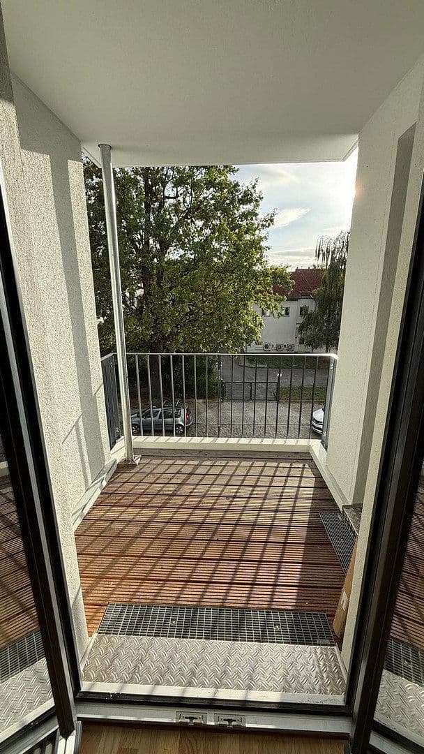 Prenájom bytu 3-izbový 75 m², Moissistrasse 7, Berlin, Berlín Prenájom bytu 3-izbový 75 m², Moissistrasse 7, Berlin, Berlín