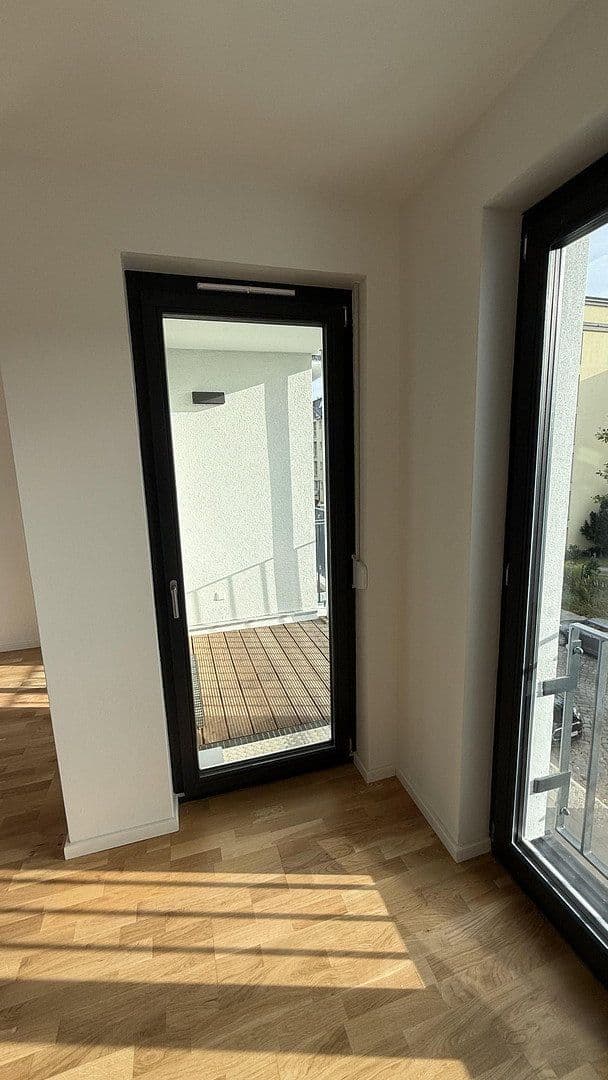 Prenájom bytu 3-izbový 75 m², Moissistrasse 7, Berlin, Berlín Prenájom bytu 3-izbový 75 m², Moissistrasse 7, Berlin, Berlín