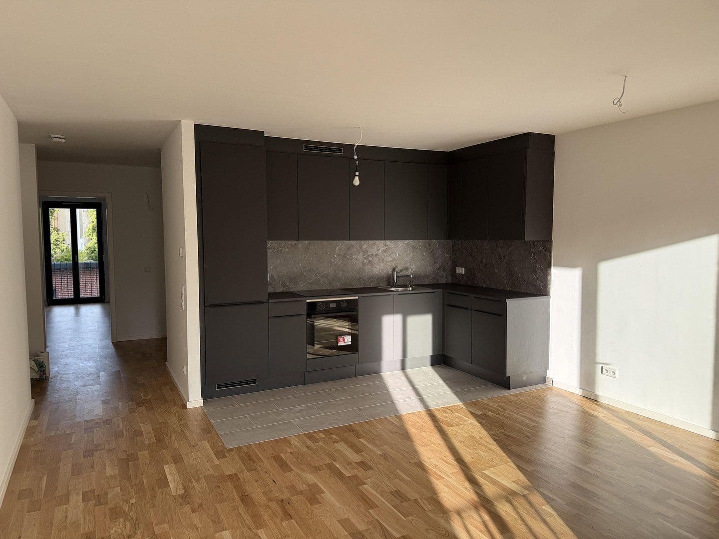 Prenájom bytu 3-izbový 75 m², Moissistrasse 7, Berlin, Berlín Prenájom bytu 3-izbový 75 m², Moissistrasse 7, Berlin, Berlín