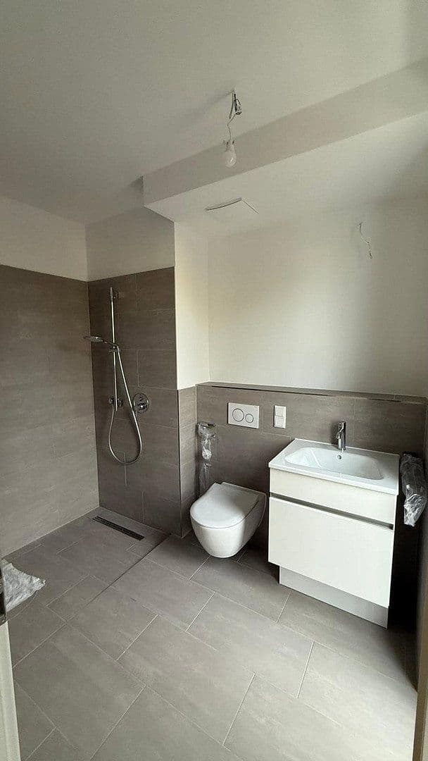 Prenájom bytu 3-izbový 75 m², Moissistrasse 7, Berlin, Berlín Prenájom bytu 3-izbový 75 m², Moissistrasse 7, Berlin, Berlín