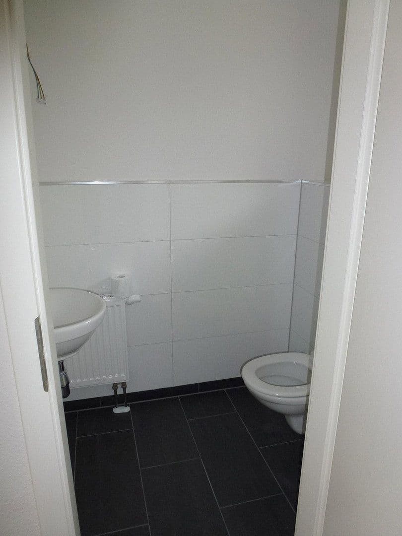 Prenájom domu 152 m², pozemok 216 m², Rotdornweg 117, Frankfurt, Hesensko Prenájom domu 152 m², pozemok 216 m², Rotdornweg 117, Frankfurt, Hesensko