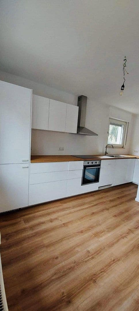Prenájom bytu 3-izbový 76 m², Frankfurt, Hesensko Prenájom bytu 3-izbový 76 m², Frankfurt, Hesensko