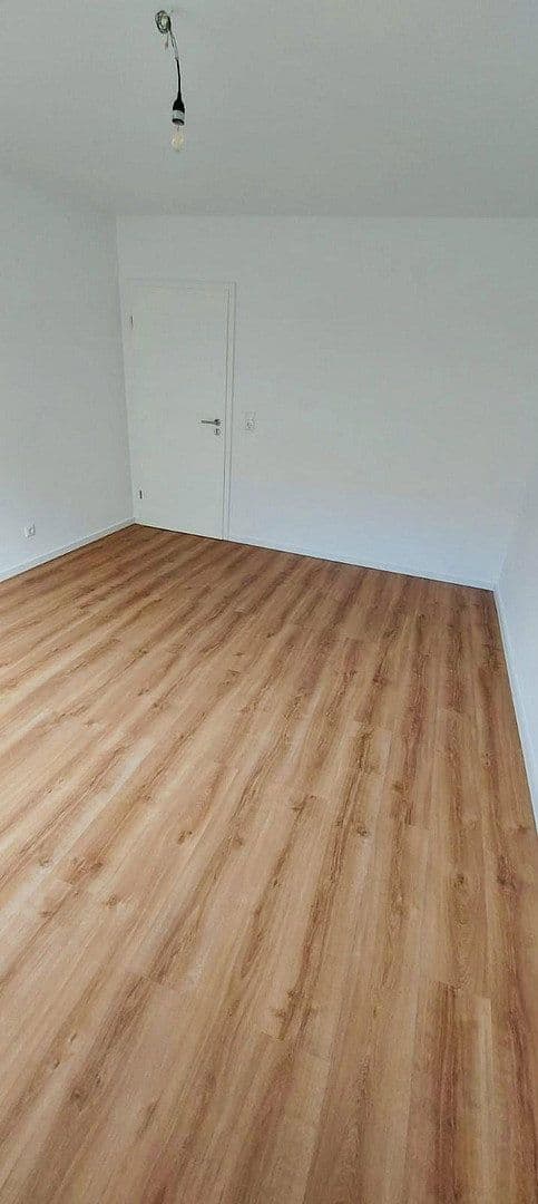 Prenájom bytu 3-izbový 76 m², Frankfurt, Hesensko Prenájom bytu 3-izbový 76 m², Frankfurt, Hesensko