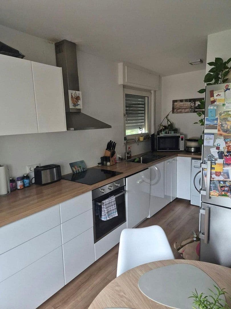 Prenájom bytu 3-izbový 76 m², Frankfurt, Hesensko Prenájom bytu 3-izbový 76 m², Frankfurt, Hesensko