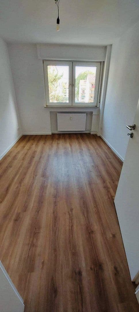 Prenájom bytu 3-izbový 76 m², Frankfurt, Hesensko Prenájom bytu 3-izbový 76 m², Frankfurt, Hesensko