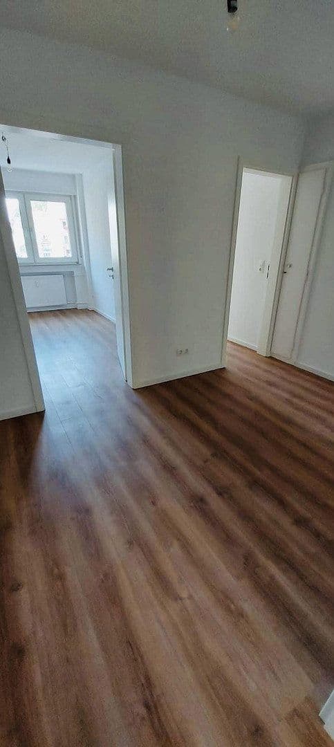 Prenájom bytu 3-izbový 76 m², Frankfurt, Hesensko Prenájom bytu 3-izbový 76 m², Frankfurt, Hesensko