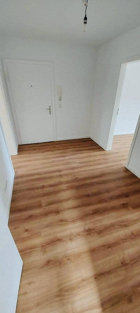 Prenájom bytu 3-izbový 76 m², Frankfurt, Hesensko Prenájom bytu 3-izbový 76 m², Frankfurt, Hesensko