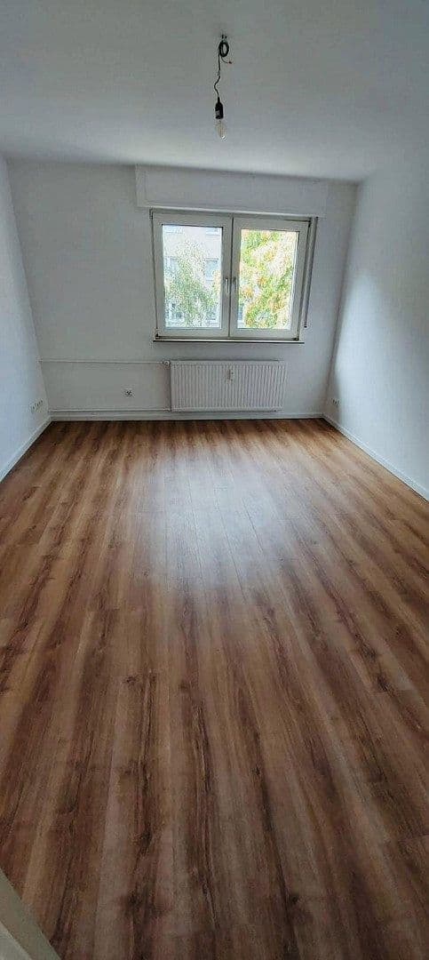 Prenájom bytu 3-izbový 76 m², Frankfurt, Hesensko Prenájom bytu 3-izbový 76 m², Frankfurt, Hesensko