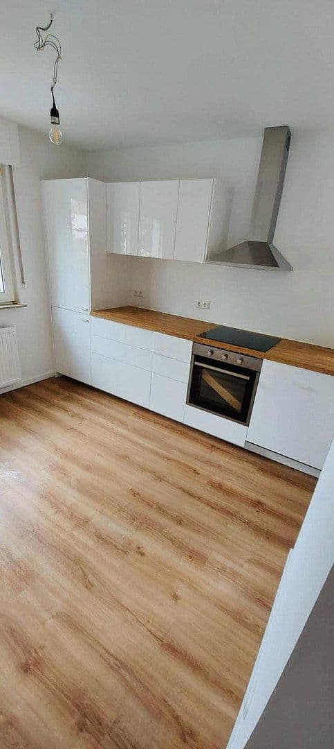Prenájom bytu 3-izbový 76 m², Frankfurt, Hesensko Prenájom bytu 3-izbový 76 m², Frankfurt, Hesensko