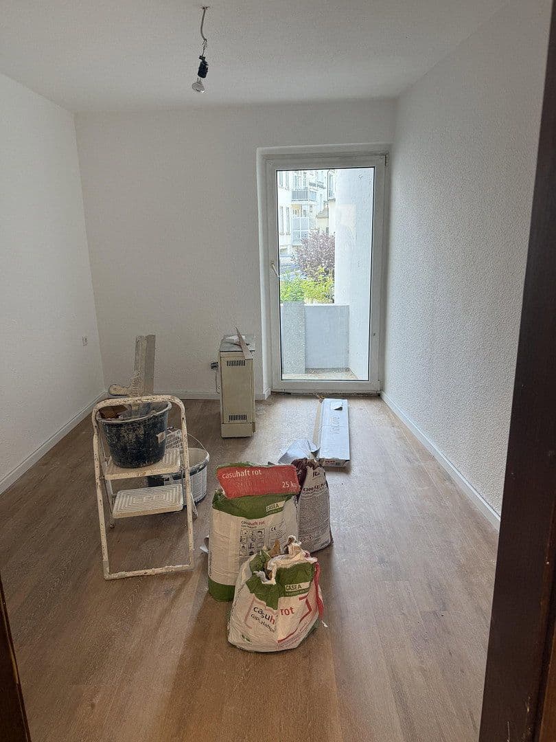 Prenájom bytu 3-izbový 98 m², Rheinstrasse 16, Solingen, Severné Porýnie - Westfálsko Prenájom bytu 3-izbový 98 m², Rheinstrasse 16, Solingen, Severné Porýnie - Westfálsko