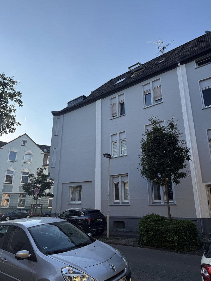 Prenájom bytu 3-izbový 98 m², Rheinstrasse 16, Solingen, Severné Porýnie - Westfálsko Prenájom bytu 3-izbový 98 m², Rheinstrasse 16, Solingen, Severné Porýnie - Westfálsko
