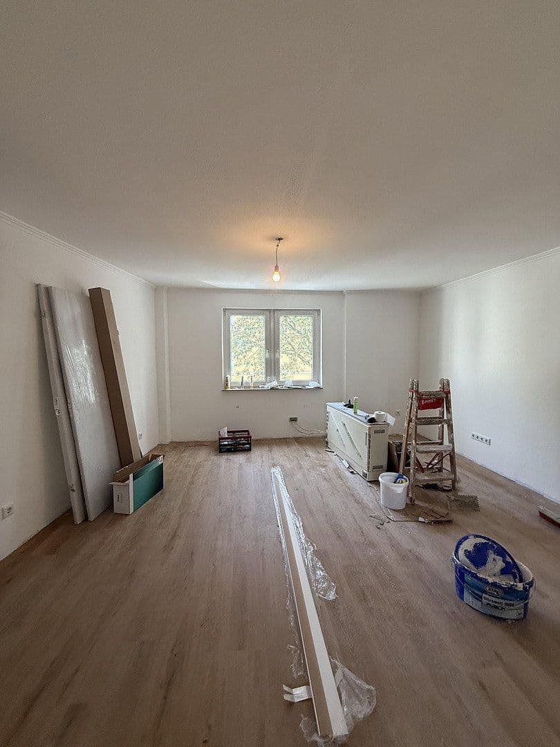 Prenájom bytu 3-izbový 98 m², Rheinstrasse 16, Solingen, Severné Porýnie - Westfálsko Prenájom bytu 3-izbový 98 m², Rheinstrasse 16, Solingen, Severné Porýnie - Westfálsko