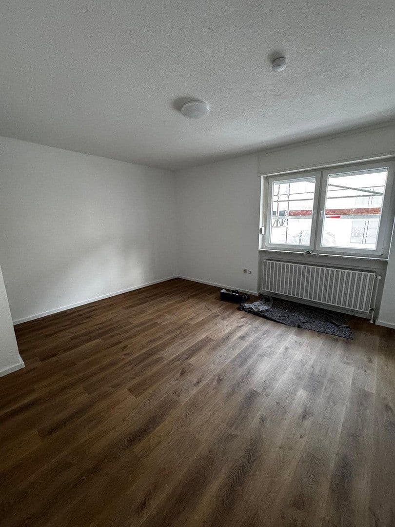 Prenájom bytu 3-izbový 90 m², Karlsruhe, Bádensko-Wurttembersko Prenájom bytu 3-izbový 90 m², Karlsruhe, Bádensko-Wurttembersko