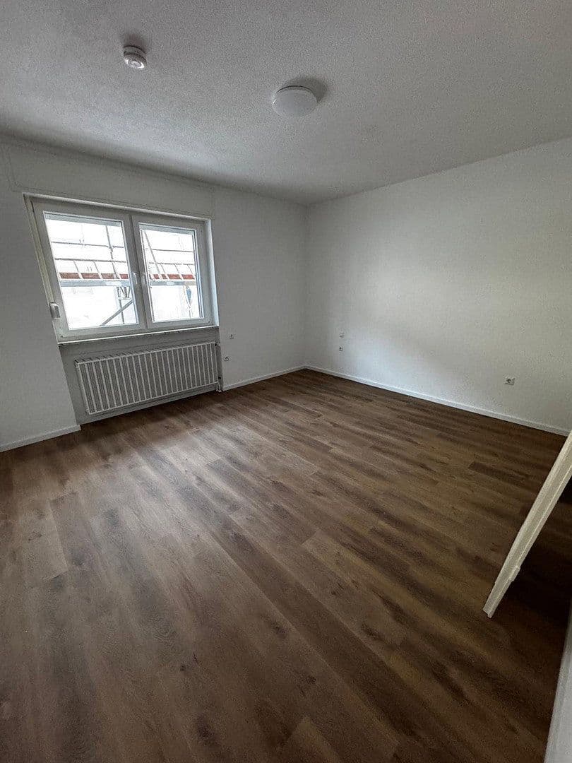 Prenájom bytu 3-izbový 90 m², Karlsruhe, Bádensko-Wurttembersko Prenájom bytu 3-izbový 90 m², Karlsruhe, Bádensko-Wurttembersko