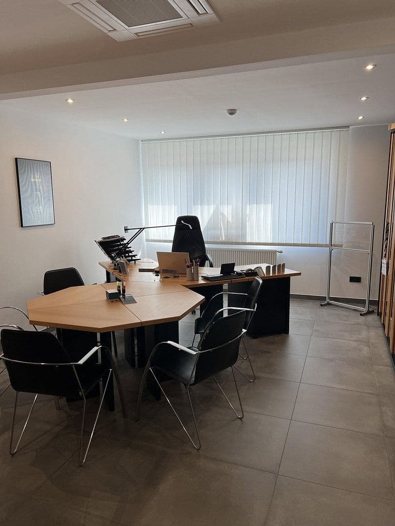 Predaj nebytového priestoru 2.254 m², Leopoldshöhe, Severné Porýnie - Westfálsko Predaj nebytového priestoru 2.254 m², Leopoldshöhe, Severné Porýnie - Westfálsko