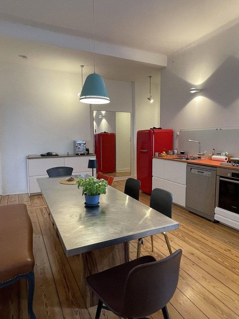 Predaj bytu 3-izbový 110 m², Berlin, Berlín Predaj bytu 3-izbový 110 m², Berlin, Berlín