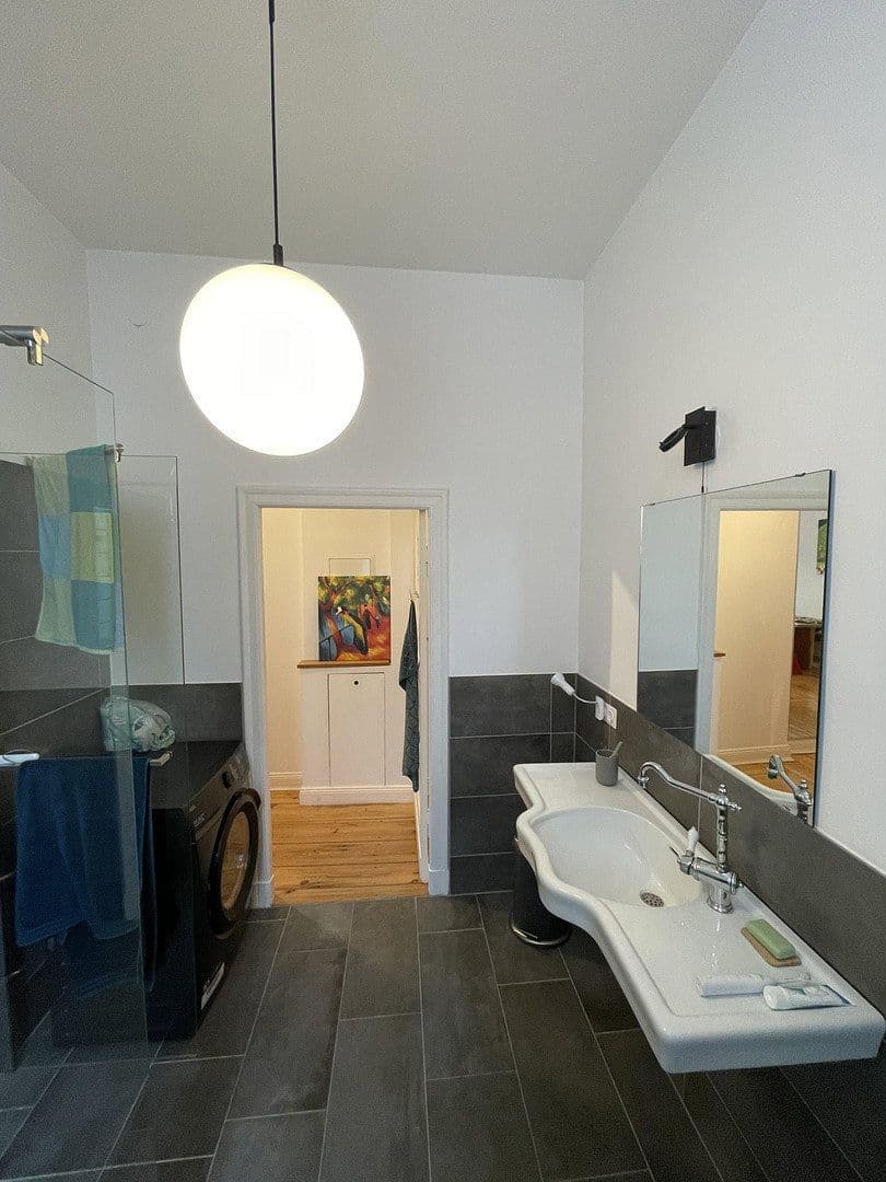 Predaj bytu 3-izbový 110 m², Berlin, Berlín Predaj bytu 3-izbový 110 m², Berlin, Berlín